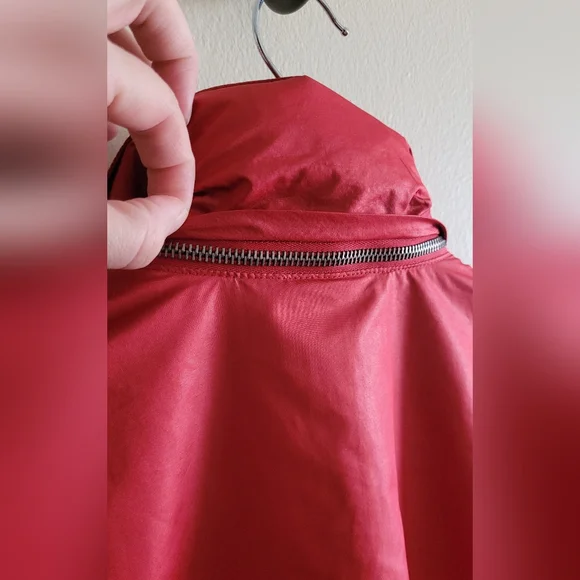 Chico's Zenergy Windbreaker Light Jacket Packable Hood, Women's XL, Cherry Red - Picture 9 of 13